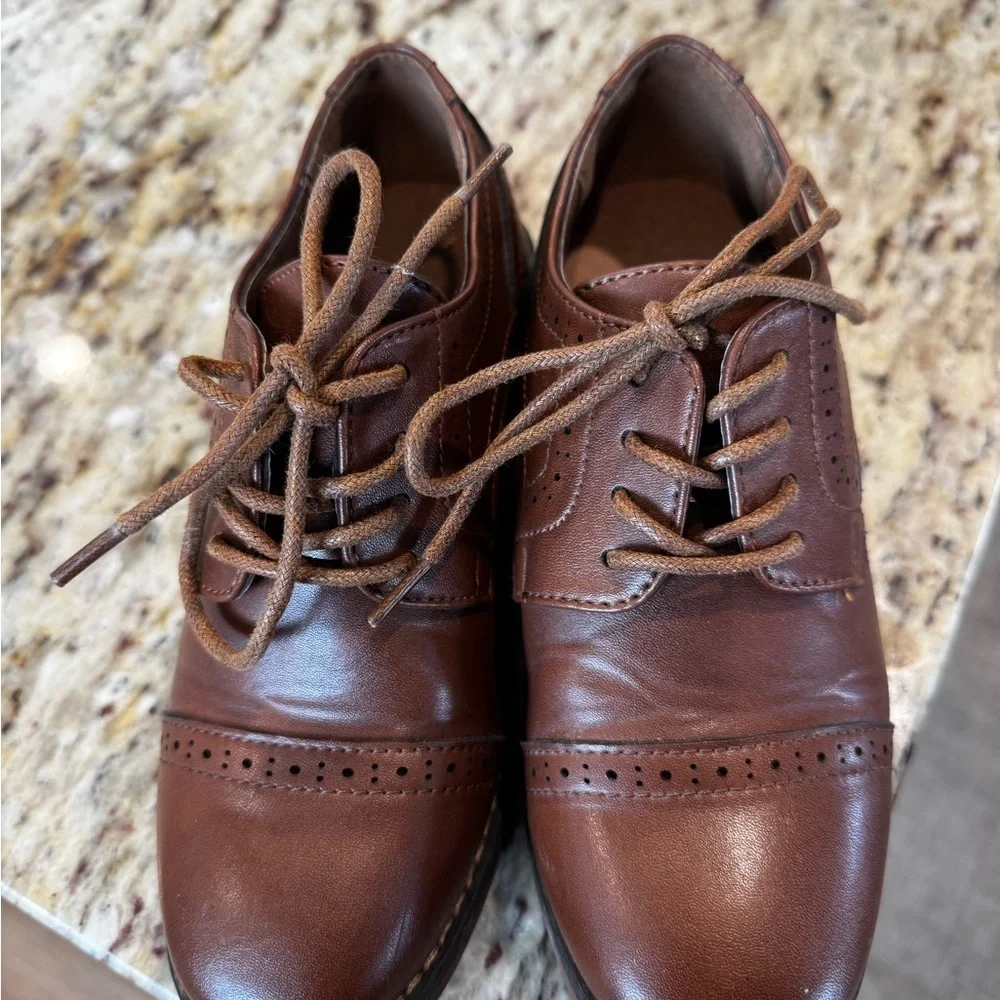 Source Unknown Brown Dress Shoes with Oxford Style